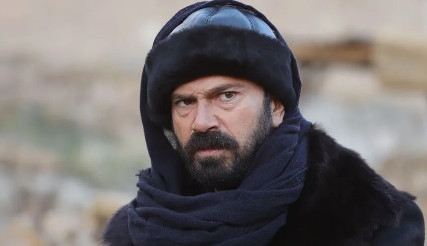 ¡Olgun Şimşek y Emre Kıvılcım se unieron en la nueva serie de televisión Kara Ağaç Destanı!