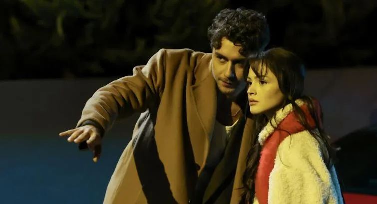¡La asociación de Derya Pınar Ak y Onur Seyit Yaran en la serie de televisión Yan Oda sacudirá las redes sociales!
