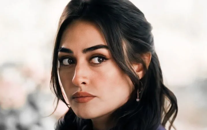 ¡Los fans de Esra Bilgiç esperan con mucha ilusión su nuevo proyecto!