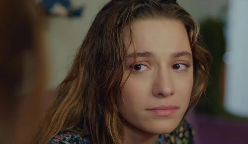 ¡Para Sümeyye Aydoğan, ser socia de Çağatay Ulusoy la ayuda a subir de nivel!