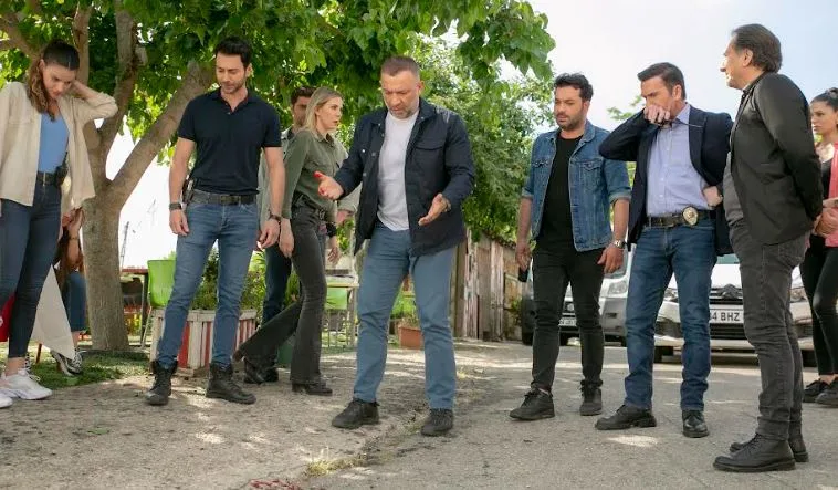¡El regreso del personaje Mesut a la serie de televisión Arka Sokaklar tuvo un impacto positivo en los ratings!