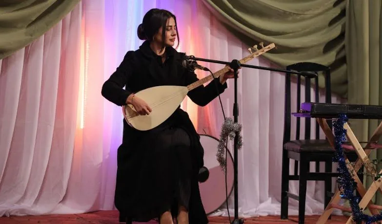 ¡Las canciones populares que canta en la serie Gönül Dağı pueden abrir una nueva puerta profesional para Hazal Çağlar!