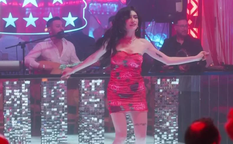 ¡Hazar Ergüçlü, el Dilber de la serie İnci Taneleri, se convirtió en uno de los actores más afortunados del último período!
