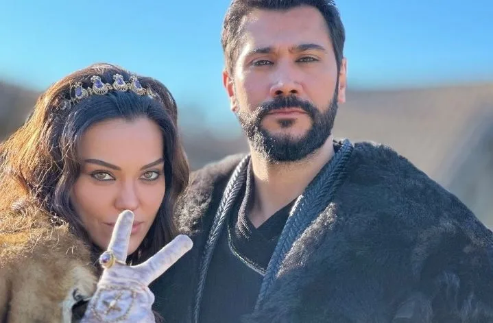 ¡Tuvana Türkay se parece al personaje de Victoria en algunos aspectos!