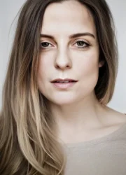 Lesli Karavil
