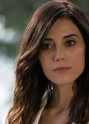 Cansu Dere