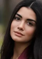 Özge Yağız