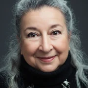Yaşlı Kadın